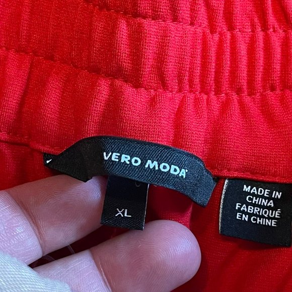 Vero Moda Woman’s Elastic Waist Red Classic Mini Skirt Size XL - Picture 3 of 6